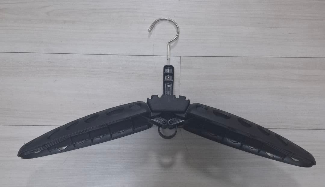 フルスーツ ウェットスーツ ブラック　レディース　ML ウェットスーツ用ハンガー