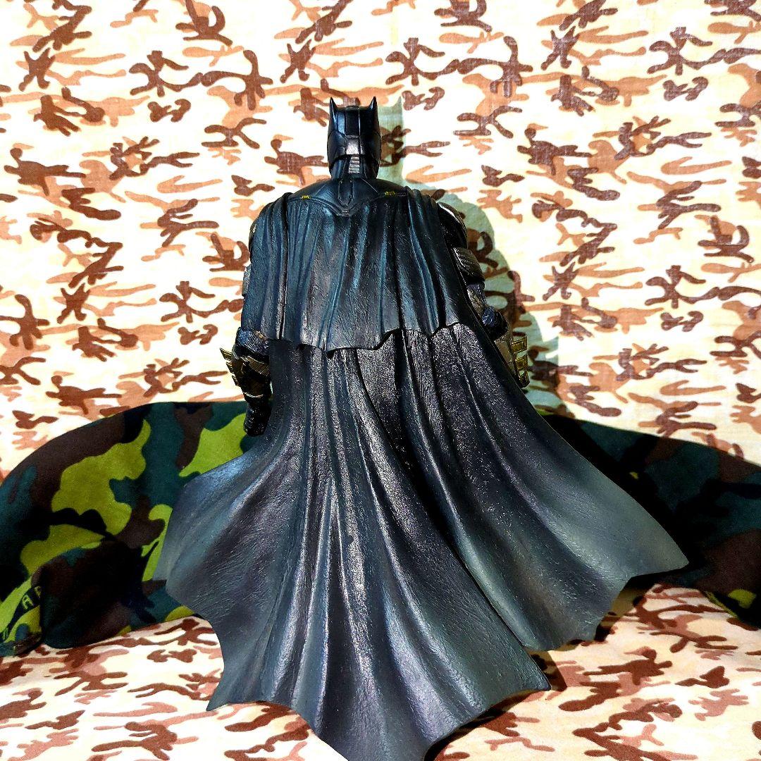 PLAY ARTS改／BATMAN•中古開封品【タクティカルスーツver】