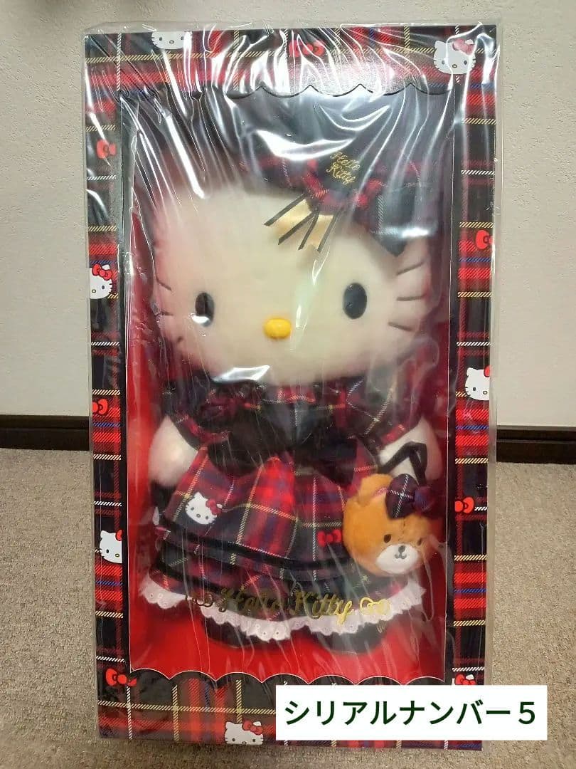 【新品未使用品】ハローキティ バースディドール2018