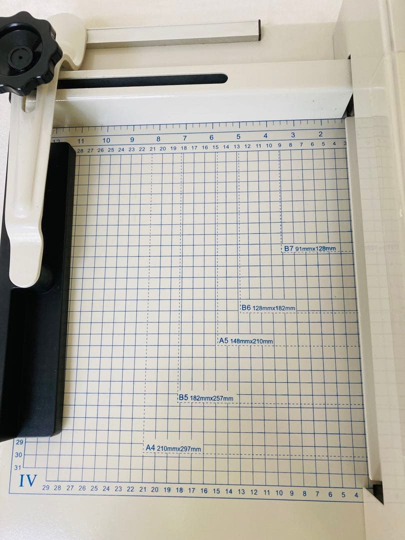 業務用　大型裁断機　ペーパーカッター　サイズ　A4　B5　A5　B6　B7