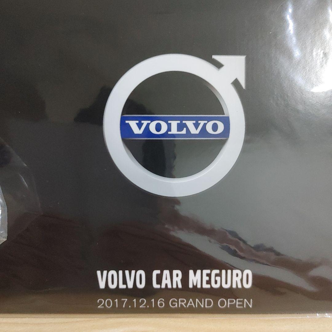 VOLVO ぬいぐるみ ベージュ 青いシャツ