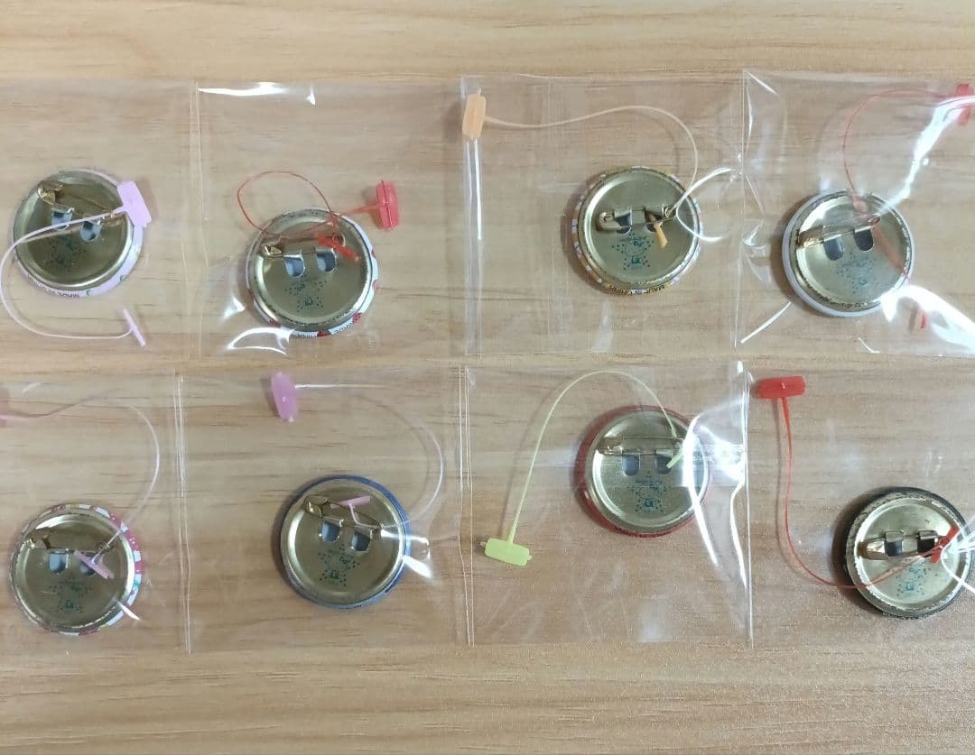 サンリオ ショップノベルティ缶バッジ25個 ハローキティ【非売品】