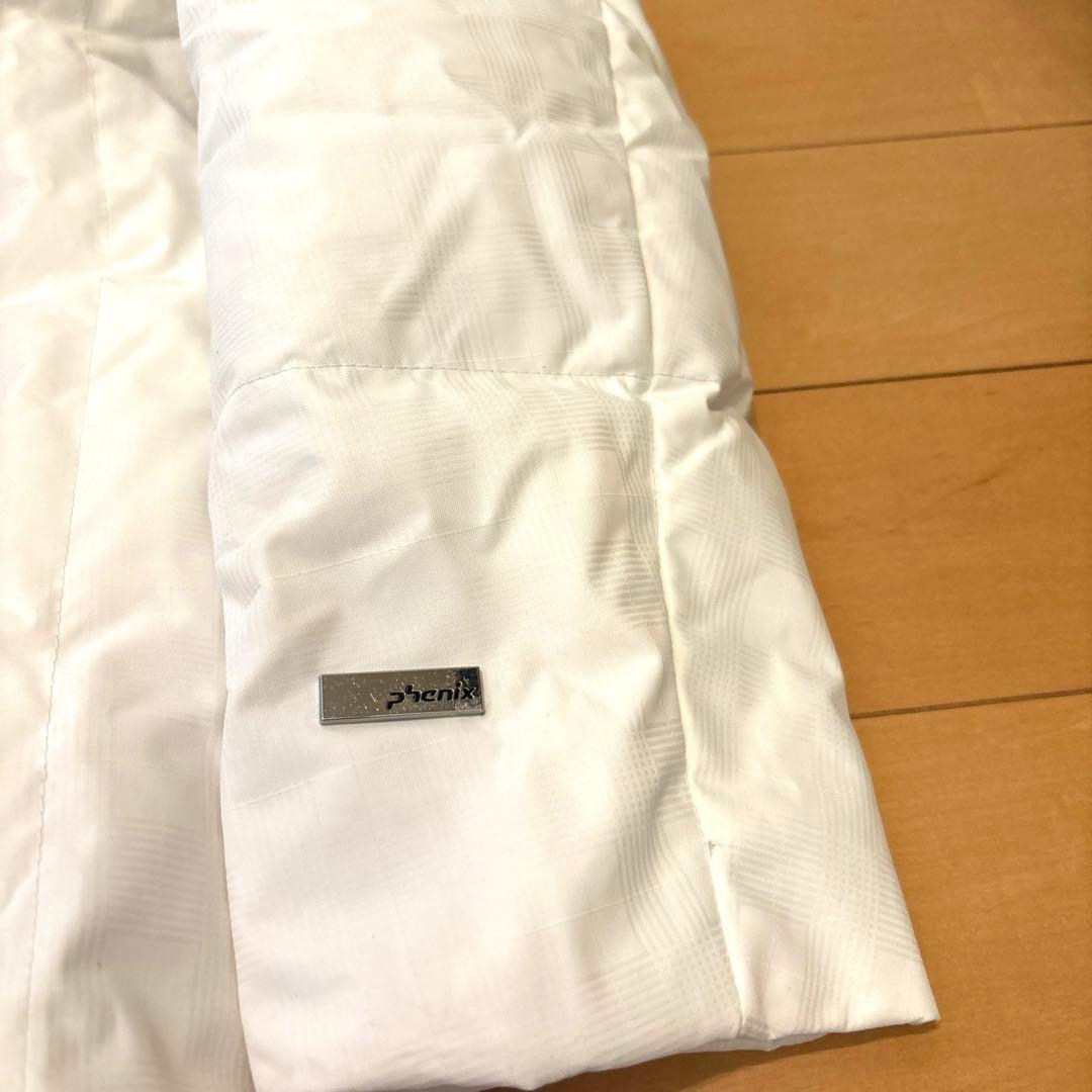 スキーウェアセット　ベージュファー付きホワイトジャケットとブラウンパンツ