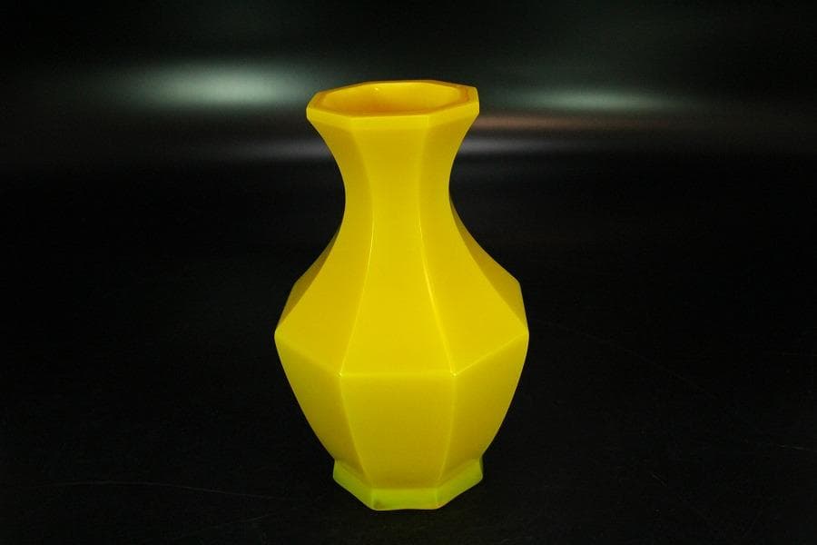 中国美術 乾隆硝子 黄色 八方 瓶 刻 乾隆年製 茶道具伝来(K-A211)