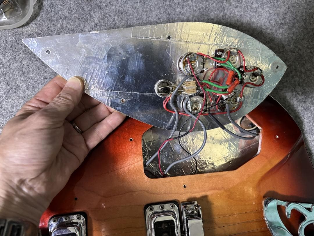 Rickenbacker 360 サンバースト1997年（純正ハードケース付き）