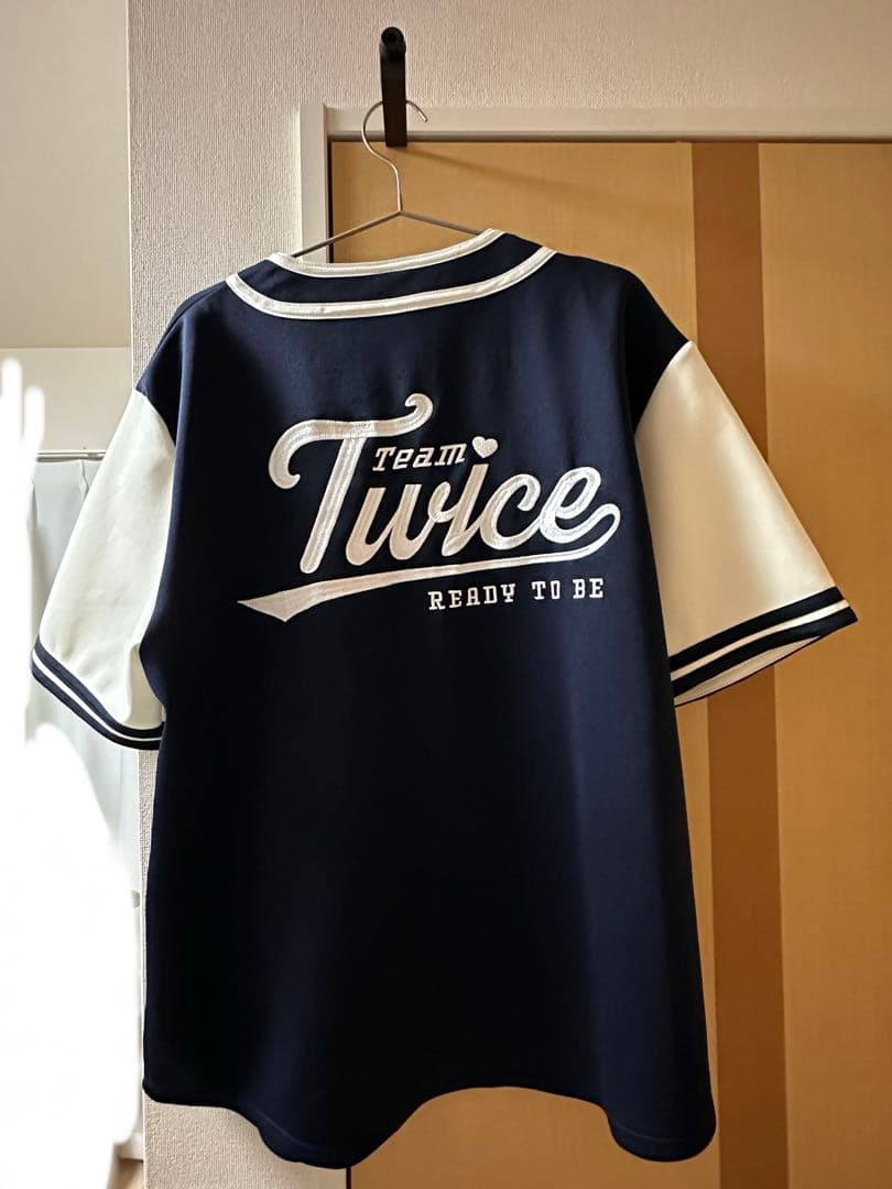 TWICE ユニフォームシャツ　ツウィ