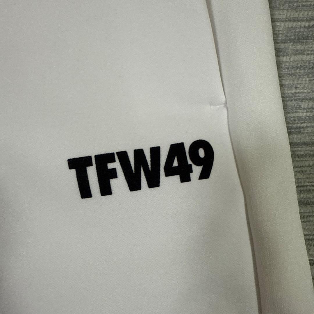 新品　TFW49 スウェットモックネック　裏起毛スウェットパンツ　セット