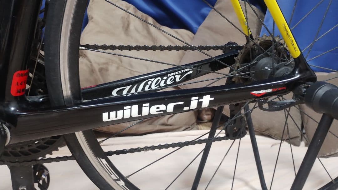 ウィリエール　Wilier GTR フルカーボン　ロード　105　大阪