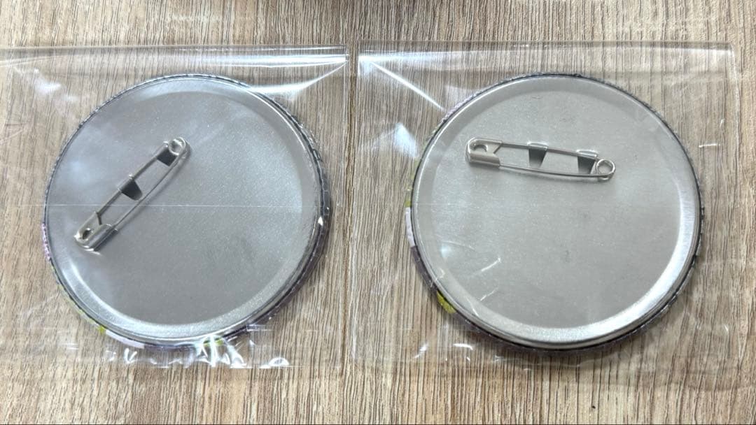 2個 DIABOLIK LOVERS 水戸 限定 逆巻 シュウ 缶バッジ ホロ