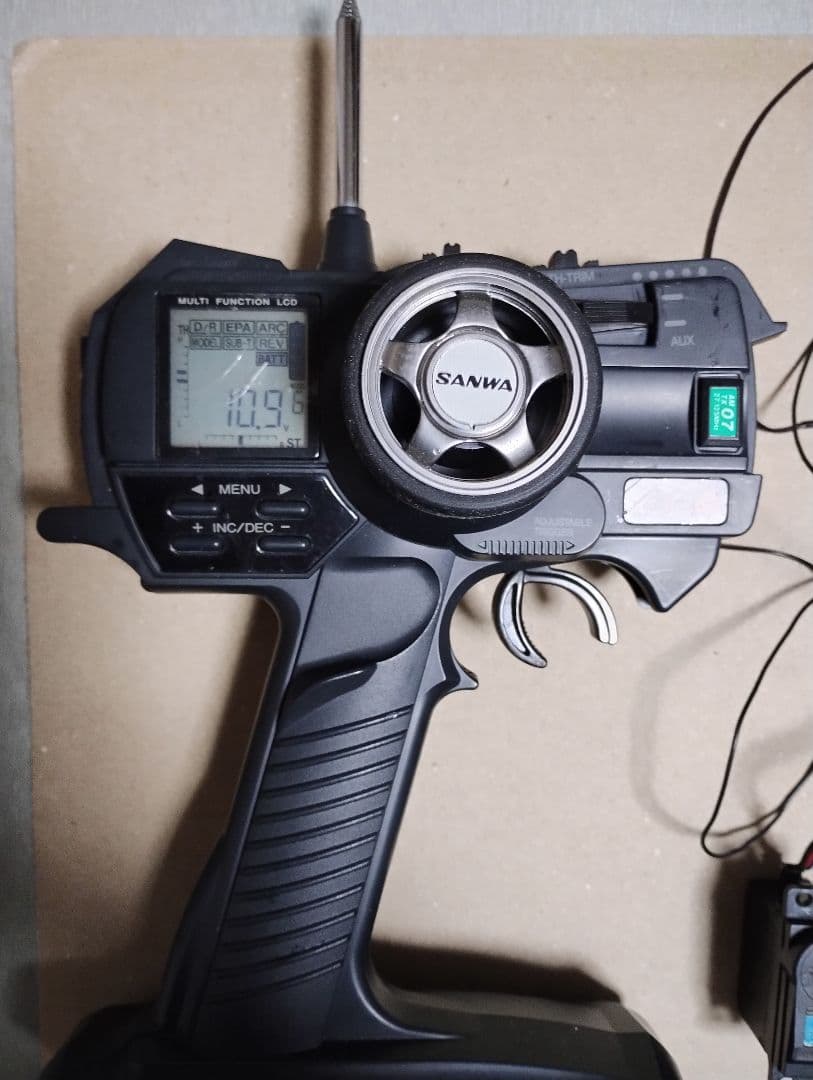 SANWA MX-A ラジコンプロポセット、専用受診機５機と成ります。