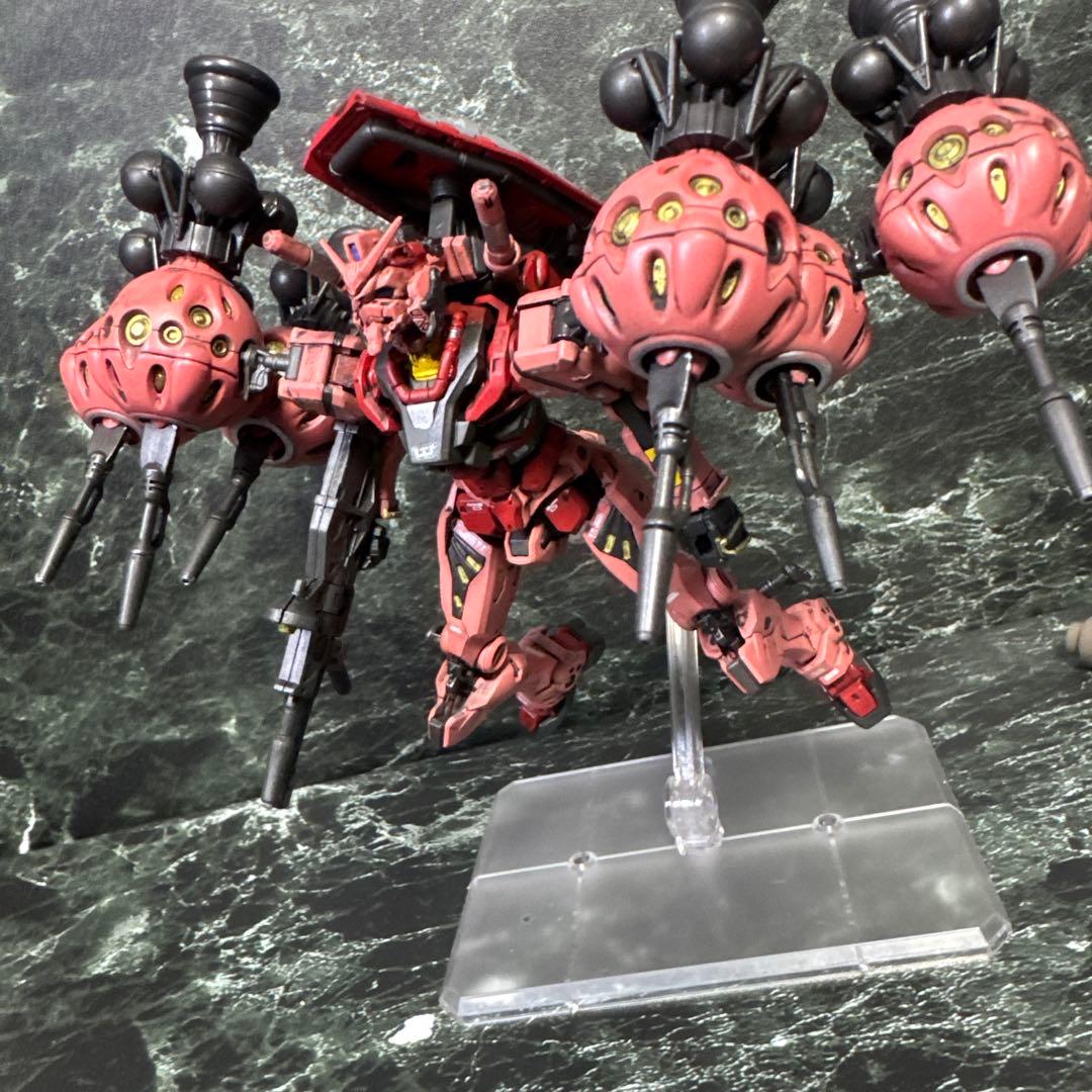 ジークアクス　HG 赤いガンダム　ビット6個装備　塗装完成品　ガンプラ