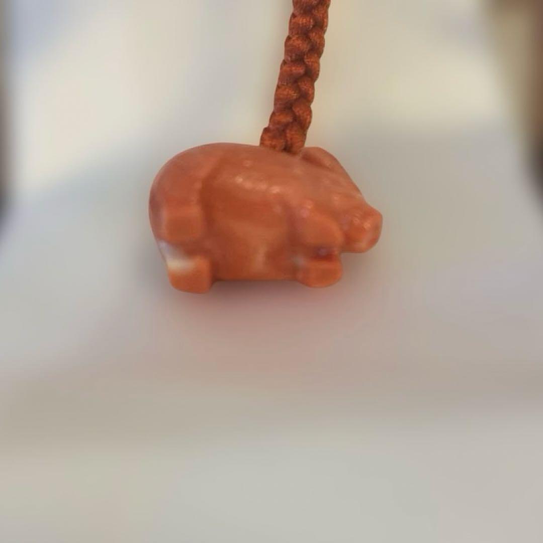 谷口康隆 作 猪 百貨店購入 根付 チャーム ストラップ 珊瑚 アクセサリー