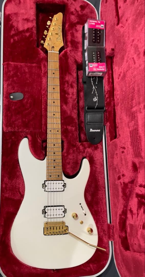 Ibanez AZ2402 ホワイトカスタム　ストラップ付き