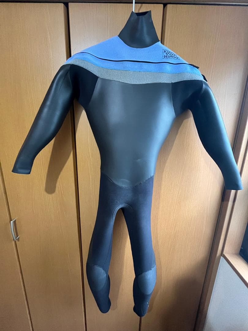 Kingo Von Mingo フロントジップ　フルスーツ セミドライ4/3mm