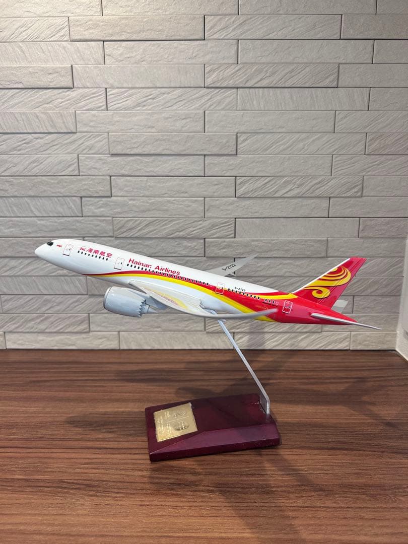 希少品 Hainan Airlines Boeing 787 モデル 1/200