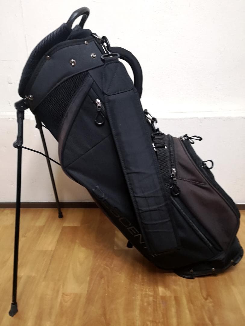 DESCENTEの軽量スタンドキャディバッグ(黒／グレー)