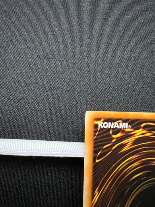 遊戯王 ブラック・マジシャン　ニスずれエラー