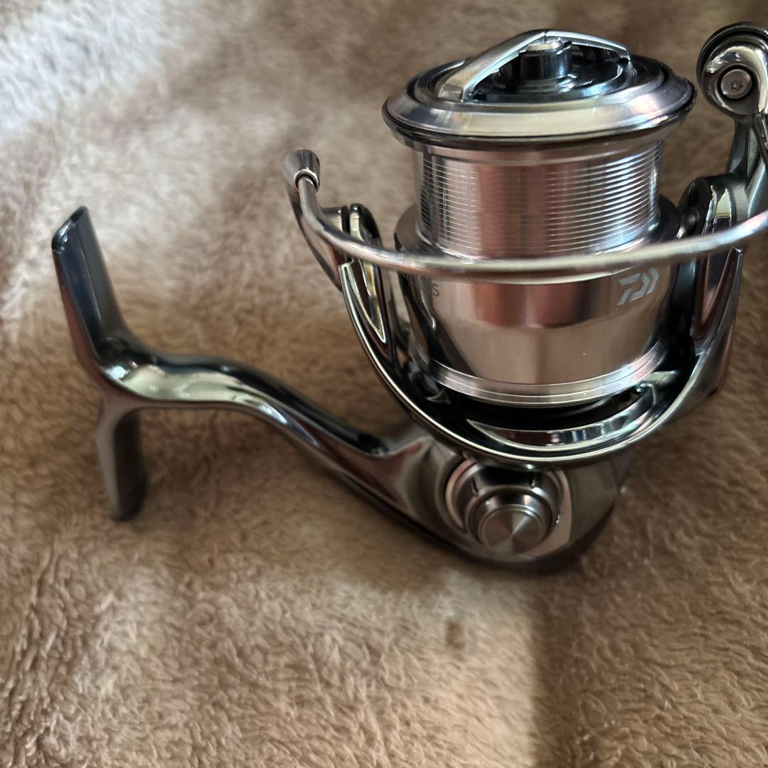 EXIST LT2500S スピニングリール