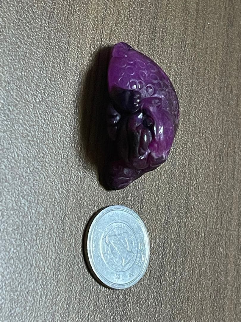 超レア　スギライト　石　半透明　手彫り　神話の生き物