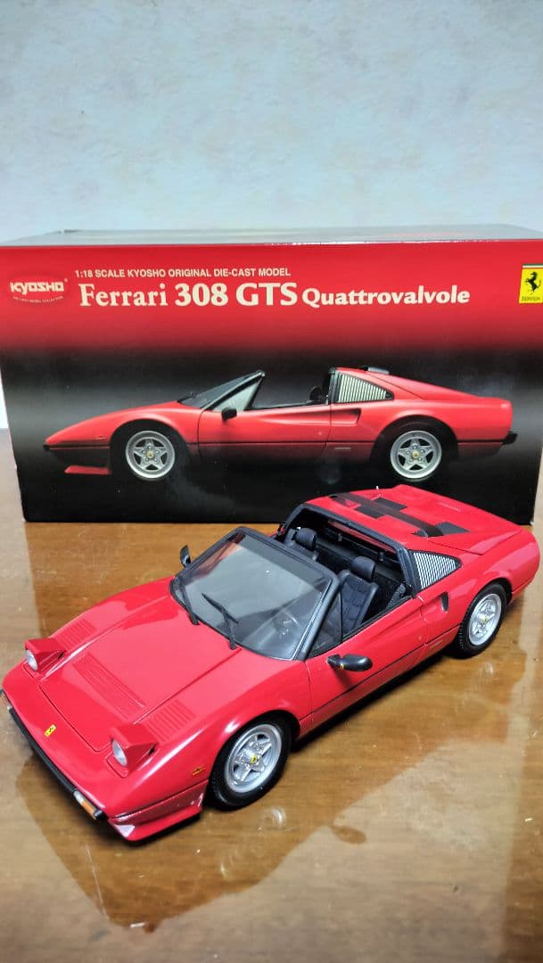 京商1/18フェラーリ308GTSクアトロバルボーレ【RED】
