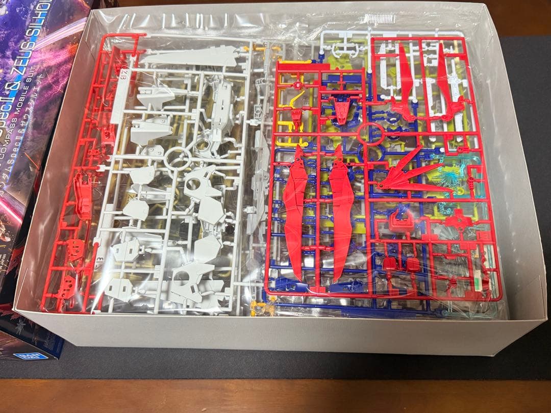 ガンプラ HGデスティニーガンダムSpecⅡ&ゼウスシルエット未開封品