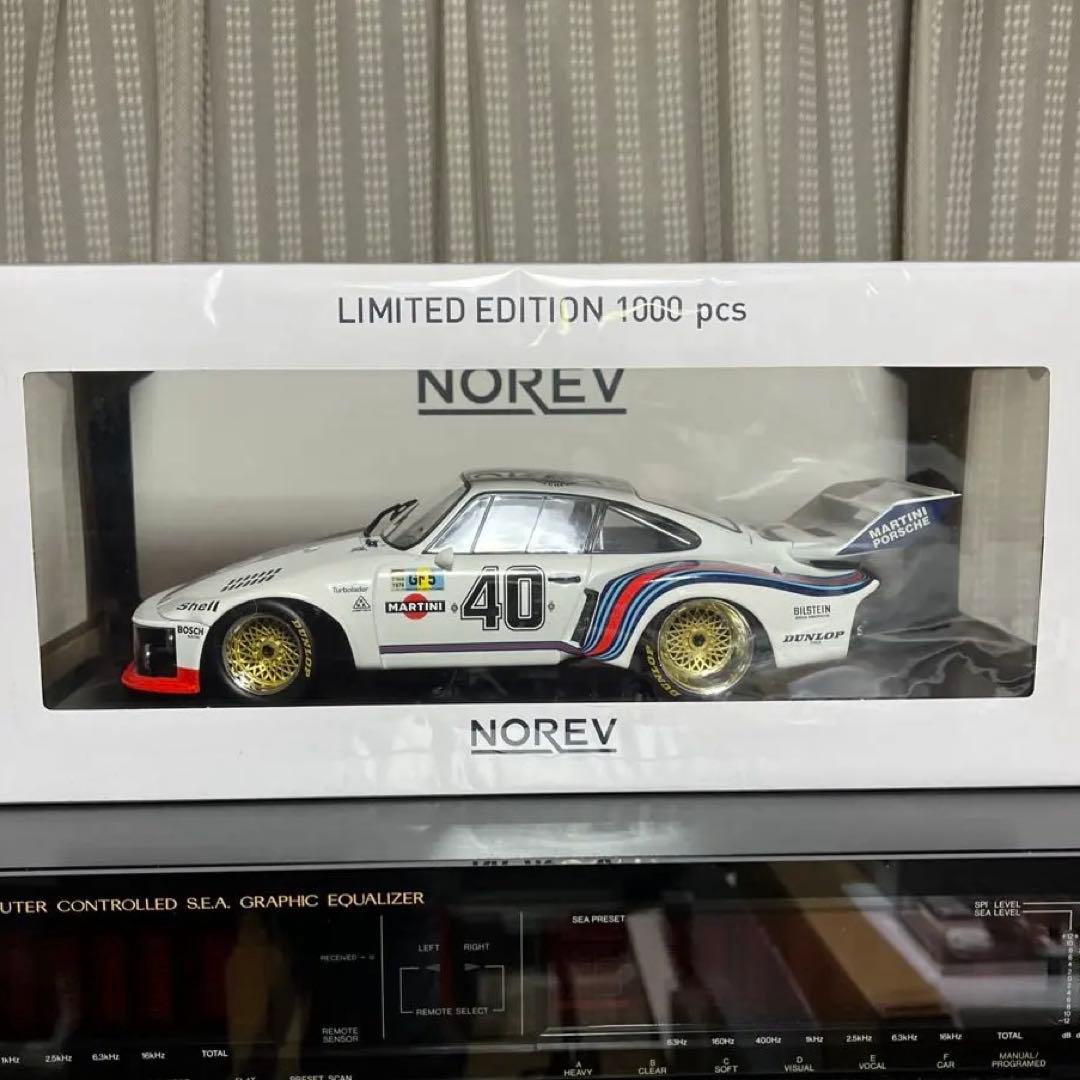 ポルシェ935ターボ，NOREV 限定版 マルティニレーシング ミニカー1/18