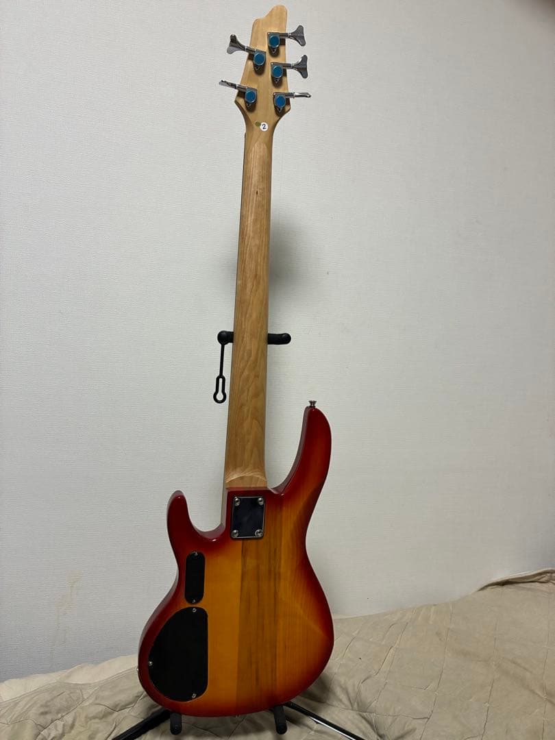 5弦ベース　PLAYTECH AB520 バルトリーニプリアンプ搭載！