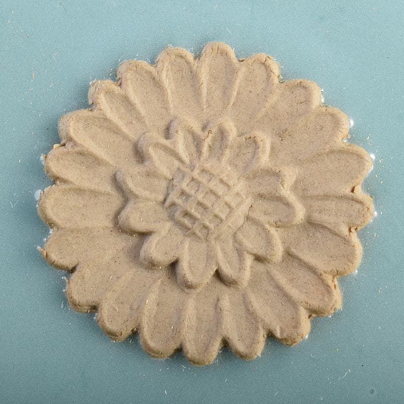 鍋島焼　鍋島青磁　花刻　盤　皿　時代箱付　M　R8806