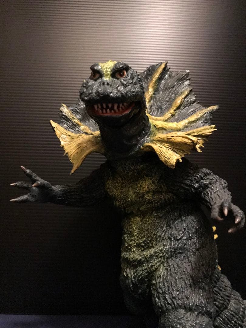 ファルシオン エリ巻き怪獣ジラース 1/150 ソフビモデルキット完成品