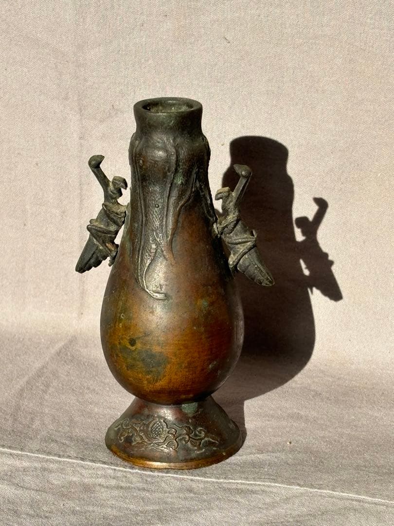 古銅 蟷螂双耳銅花瓶 14cm 紫斑銅