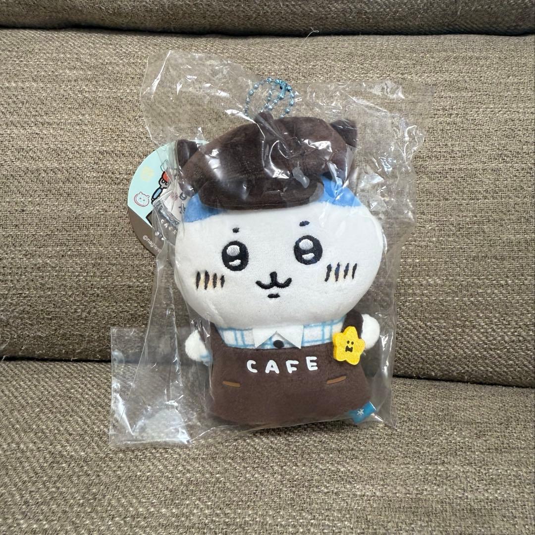 〈初期レア〉　ちいかわ　カフェの店員さんマスコット　ハチワレ