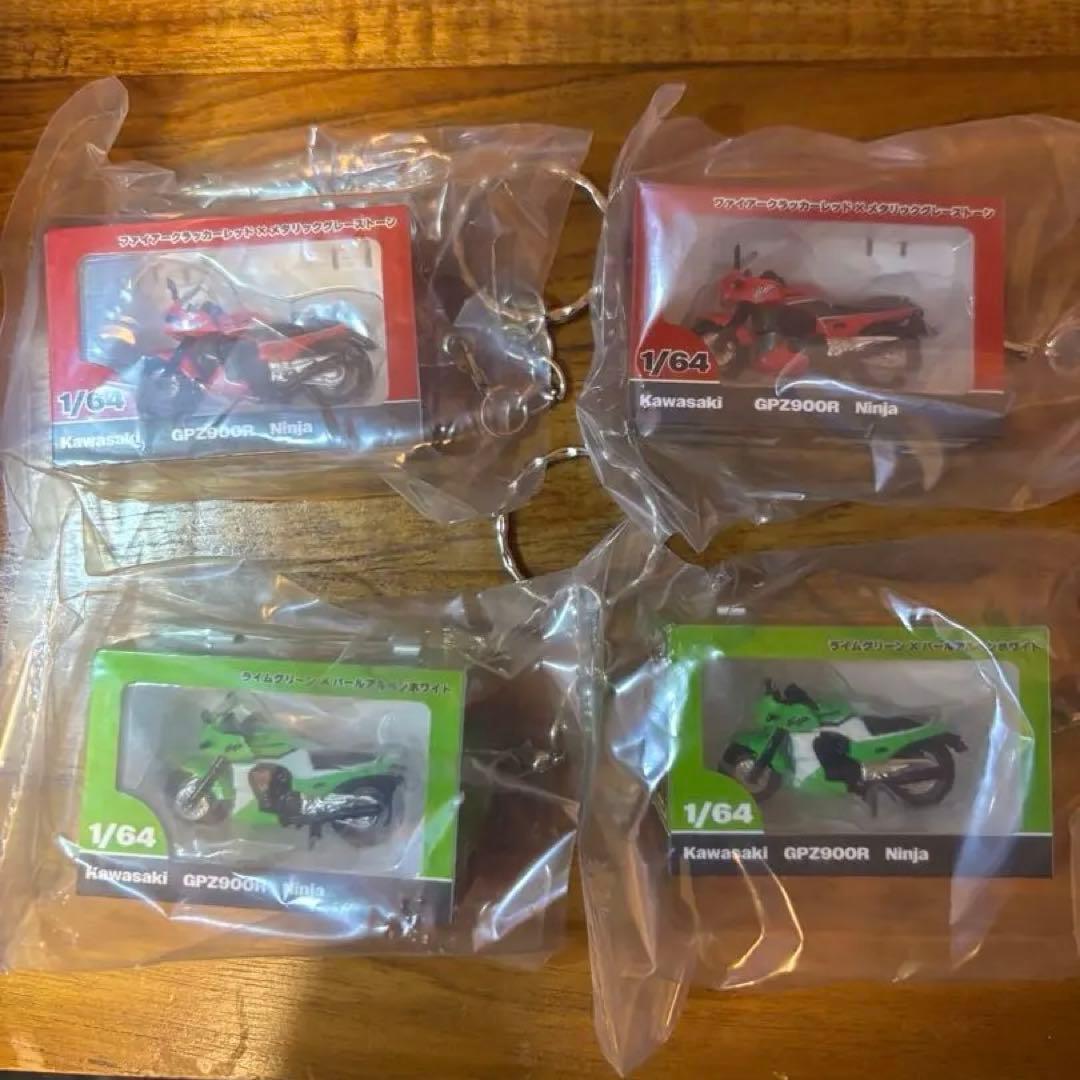 KAWASAKI 1/64 フィギアキーホルダー・GPZ900R Ninja