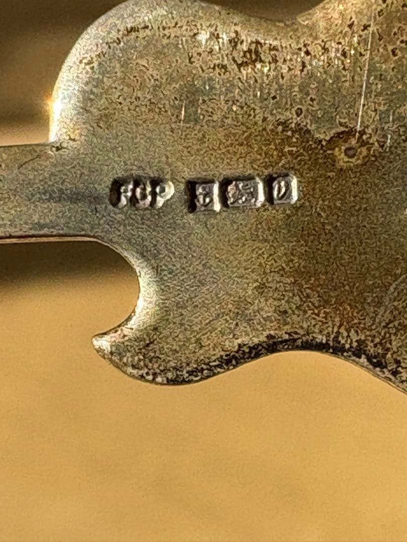 Hard Rock Cafe ギターピンバッジ ロンドン