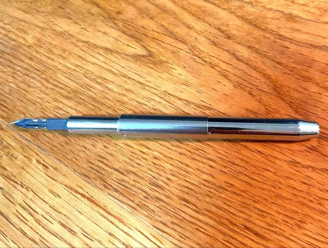 PILOT パイロット 万年筆 キャップレス デシモ シルバー