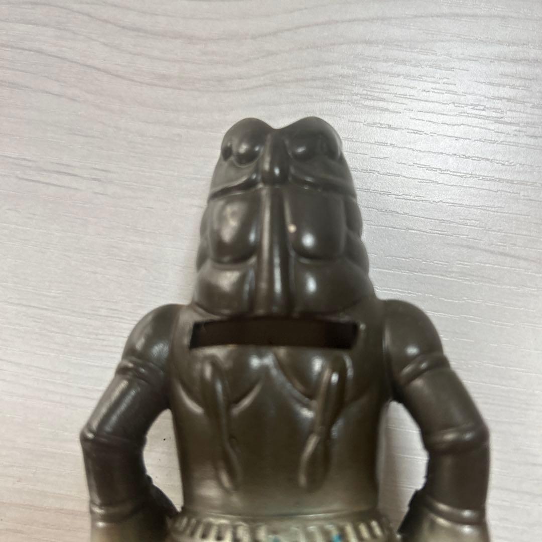希少　ウルトラマン 怪獣 バルタン星人 陶器 貯金箱
