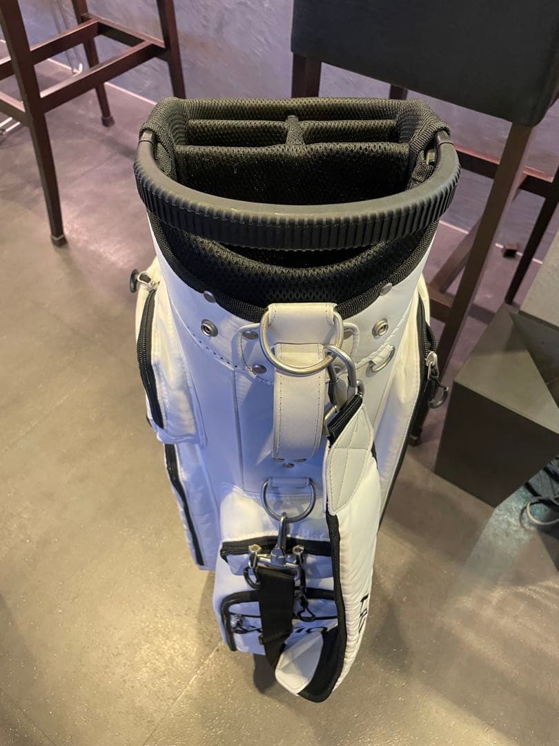 XXIO ホワイト キャディバッグ