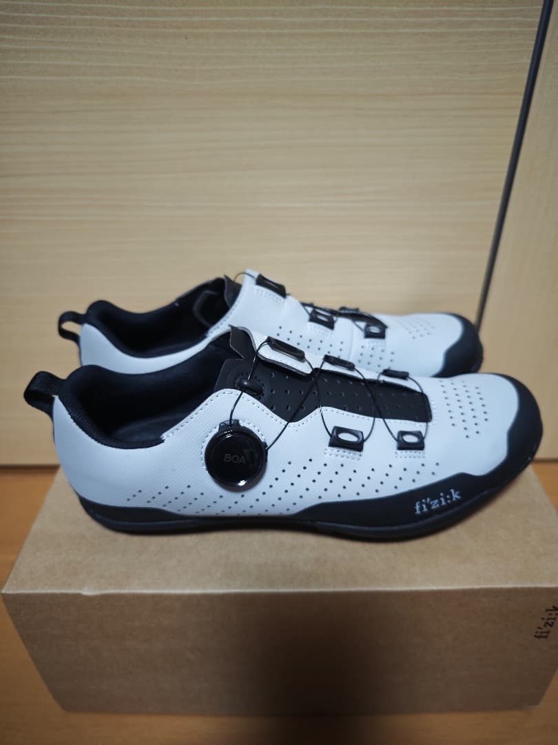 fi'zi:k ATLAS TERRA シューズ 41（JP 26.4） グレー