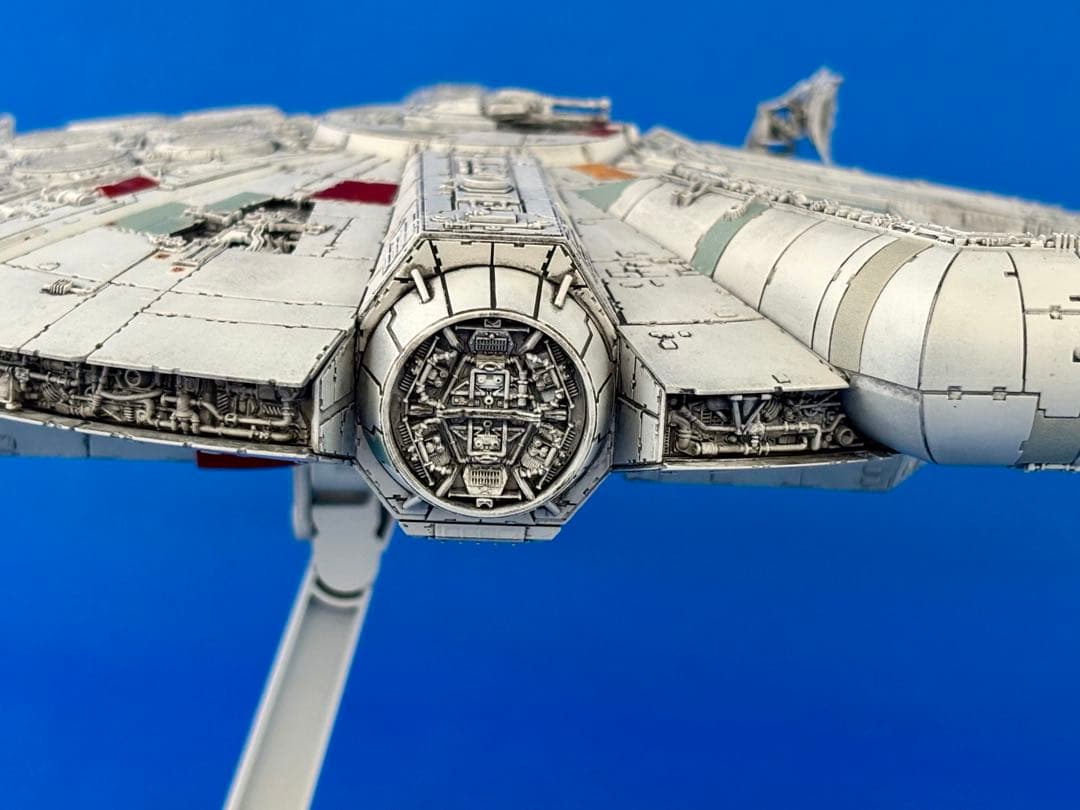 バンダイ 1/144 ミレニアムファルコン 最後のジェダイ完成品　整理番号3