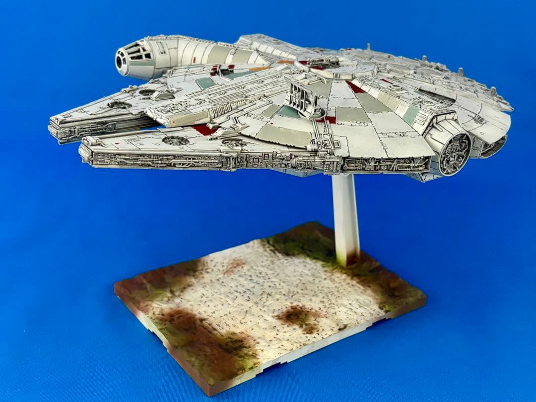 バンダイ 1/144 ミレニアムファルコン 最後のジェダイ完成品　整理番号3