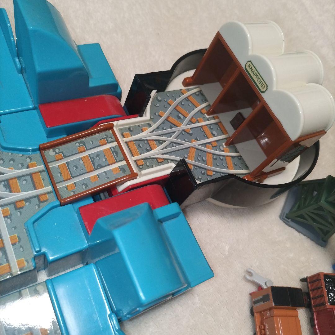 希少　トーマス　 ポケットファンタジーステーション　パッと出るタウン