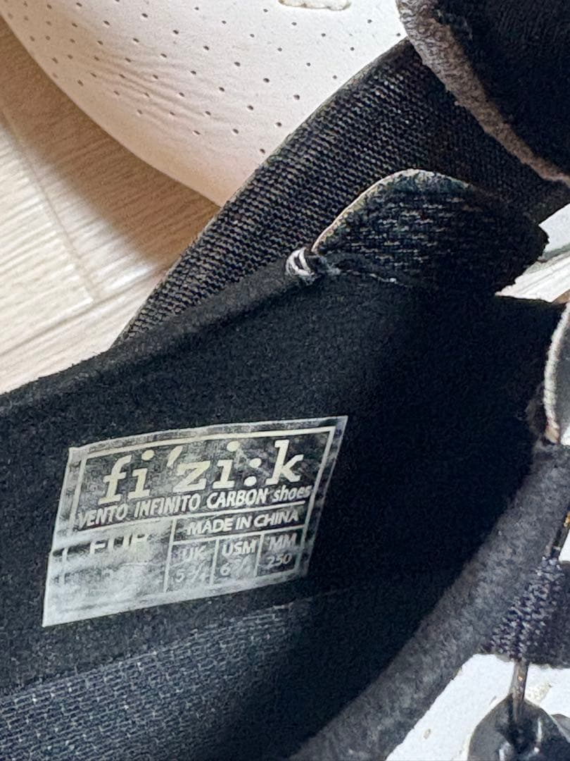 ウェア fizik infiniti carbon25.0cm