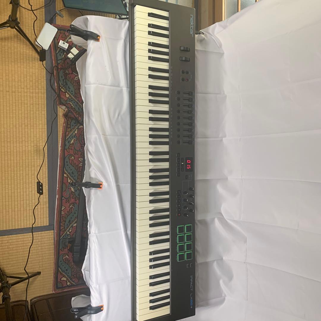 Nektar IMPACT LX88 MIDIキーボード