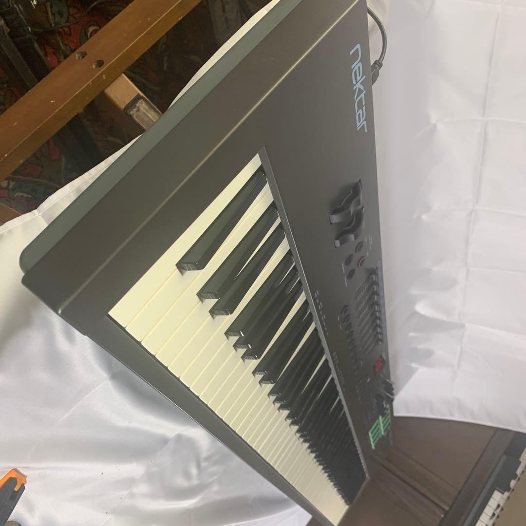 Nektar IMPACT LX88 MIDIキーボード