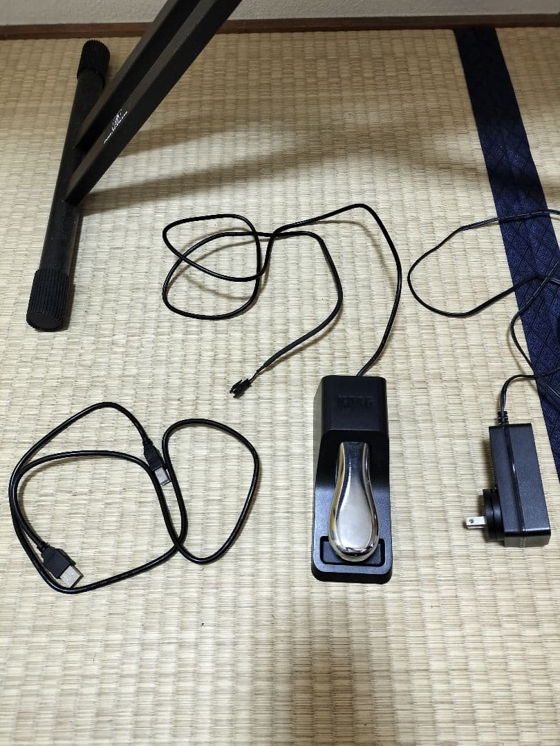 KORG B2 電子ピアノ　折りたたみスタンド付き