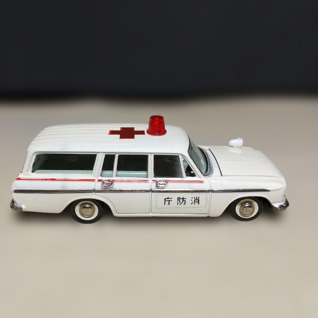 ダイヤペット　トヨペット・クラウン・救急車