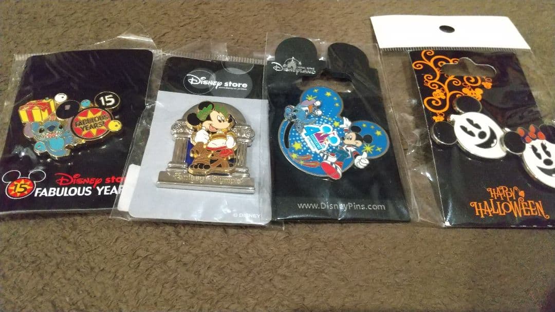 ディズニー ピンバッジ セットファーストパスホルダー