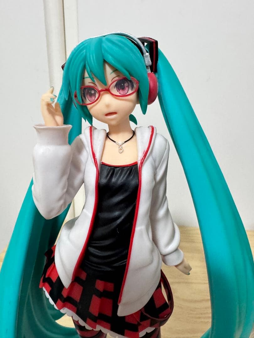 初音ミク スーパープレミアムフィギュア 2体セット （ナチュラル／にゃんこ）