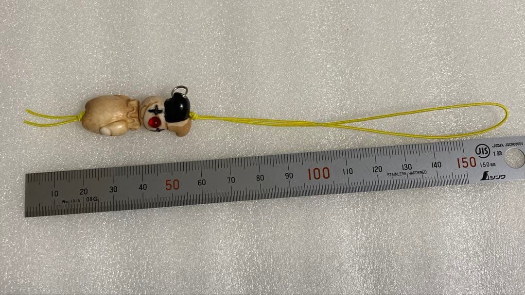 天然素材　ピエロ彫刻　根付　提げ物