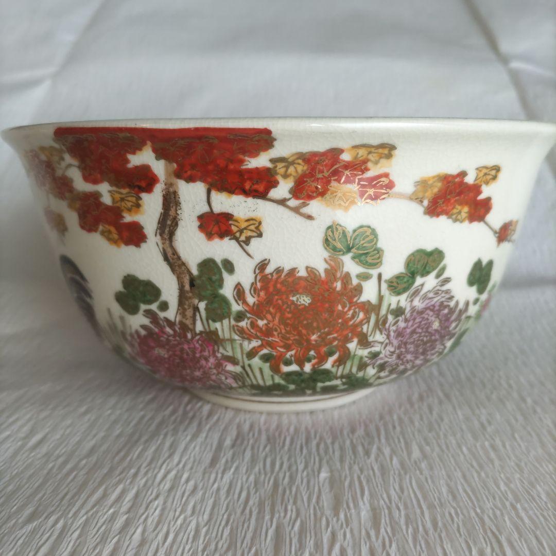 『鶏と紅葉の模様の陶器』工芸品・観賞用