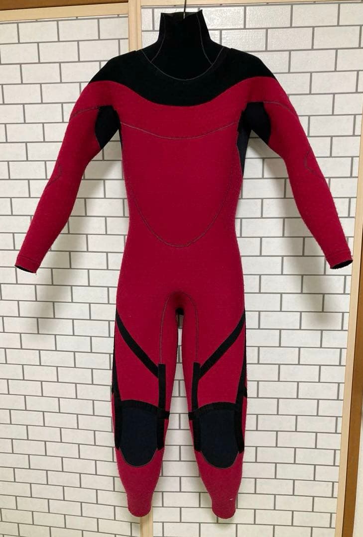 [シーズン最終価格] O'Neill セミドライウェットスーツ